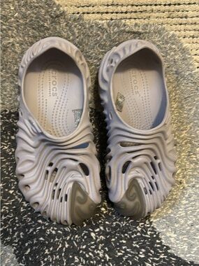 CROCS Kids Wave-Style Slip-On Sandals in Lavender